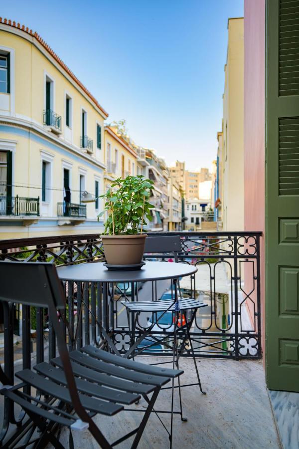 Urban Tales Aparthotel Атина Екстериор снимка