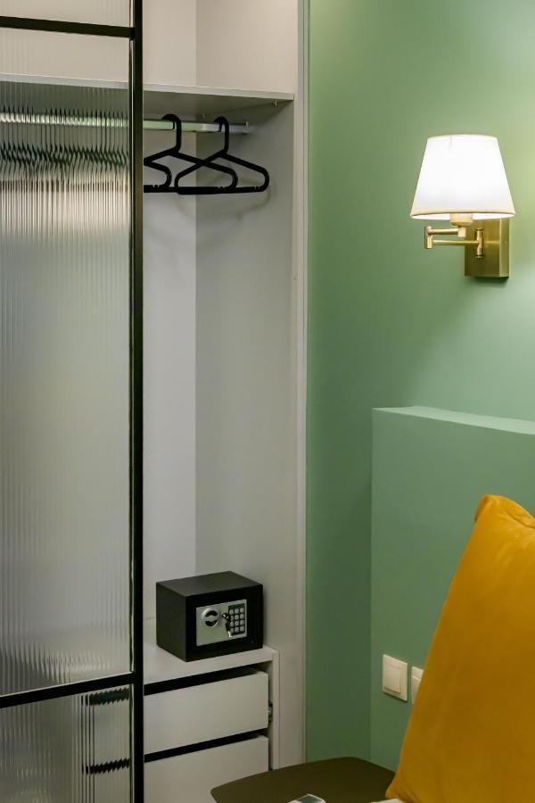 Urban Tales Aparthotel Атина Екстериор снимка