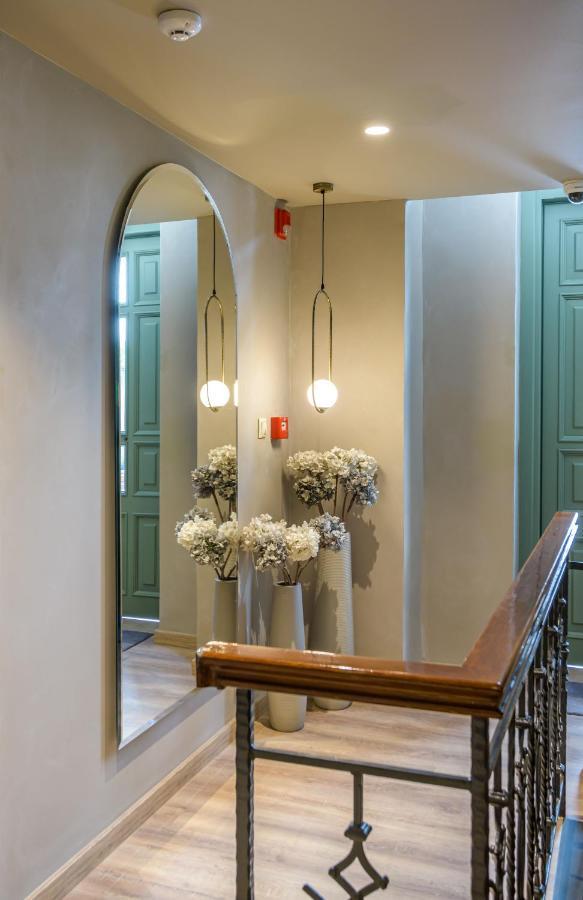 Urban Tales Aparthotel Атина Екстериор снимка
