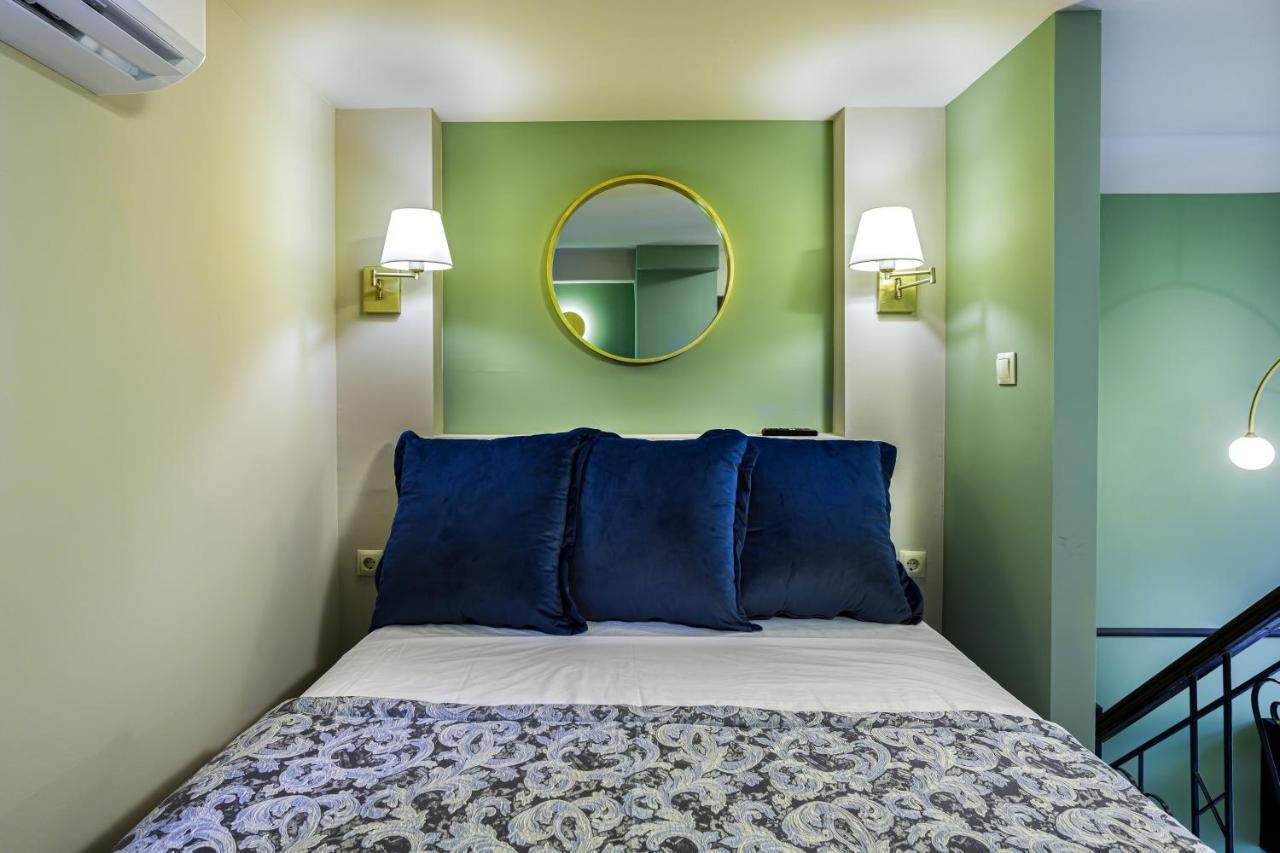 Urban Tales Aparthotel Атина Екстериор снимка
