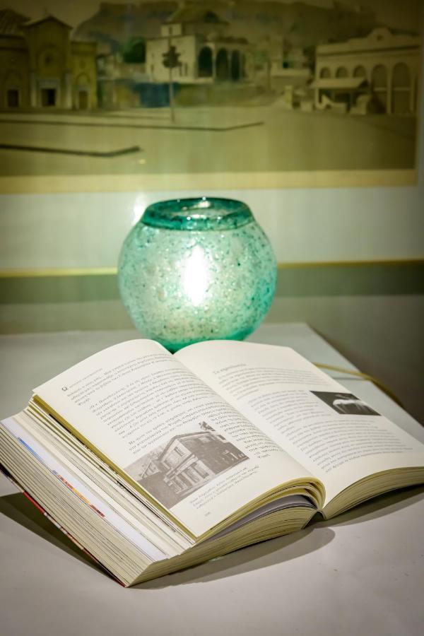 Urban Tales Aparthotel Атина Екстериор снимка