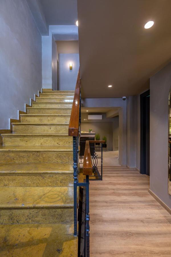 Urban Tales Aparthotel Атина Екстериор снимка