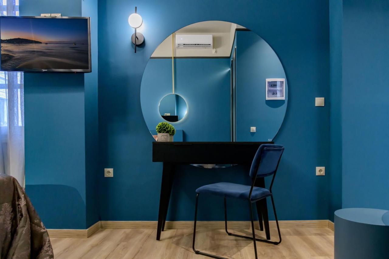 Urban Tales Aparthotel Атина Екстериор снимка