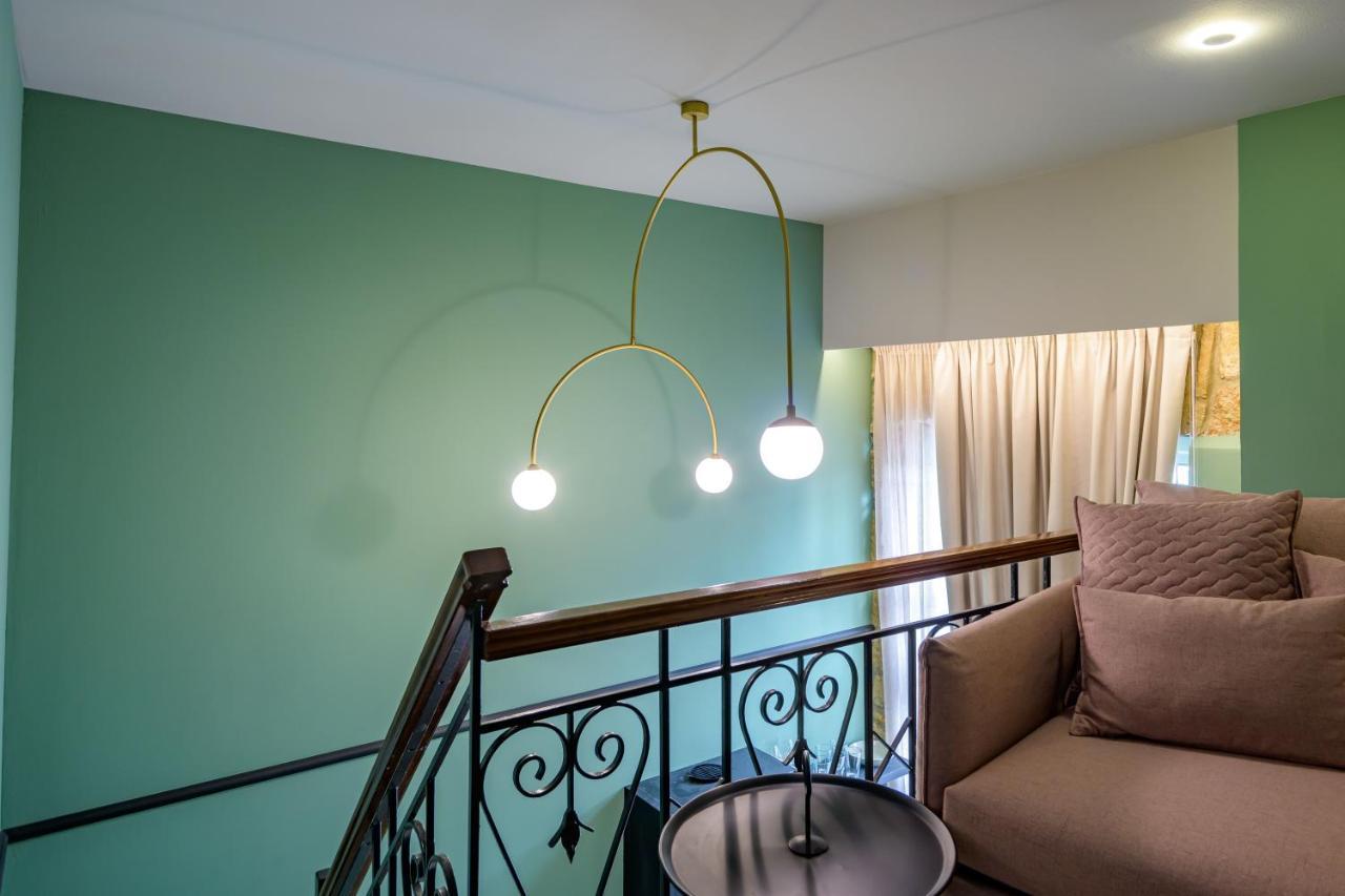 Urban Tales Aparthotel Атина Екстериор снимка
