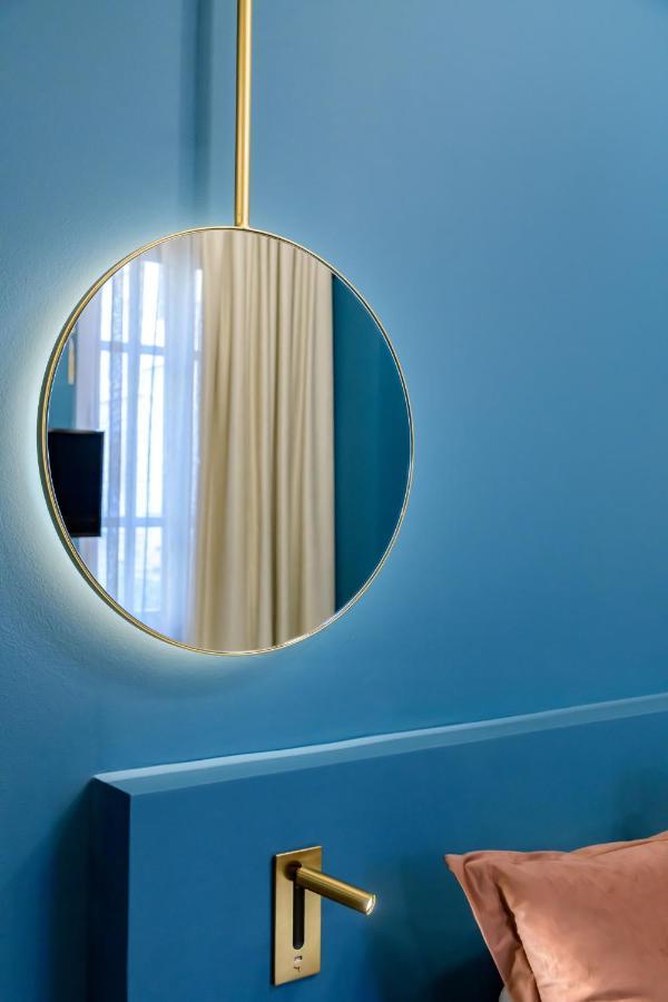 Urban Tales Aparthotel Атина Екстериор снимка