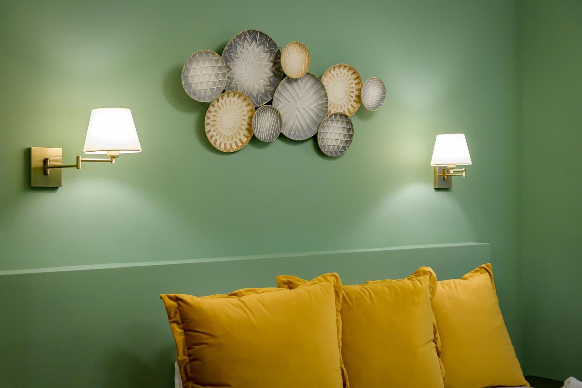Urban Tales Aparthotel Атина Стая снимка